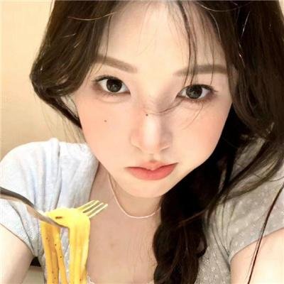 女孩舞步